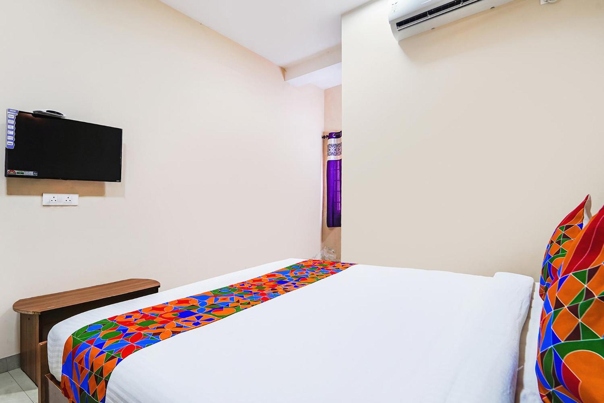 Fabexpress Uv Residency - 700M From Coimbatore International Airport Irugur エクステリア 写真