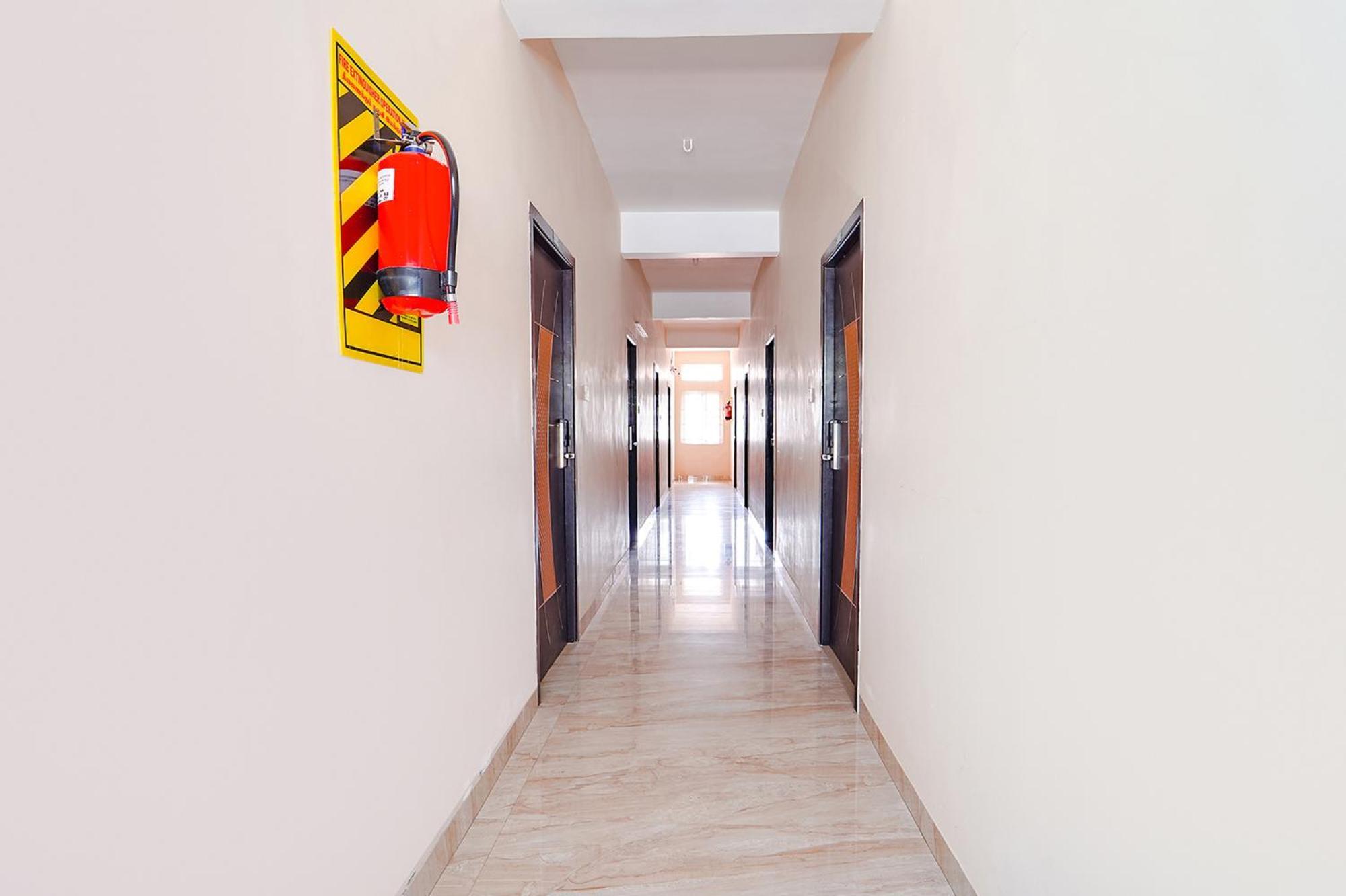 Fabexpress Uv Residency - 700M From Coimbatore International Airport Irugur エクステリア 写真