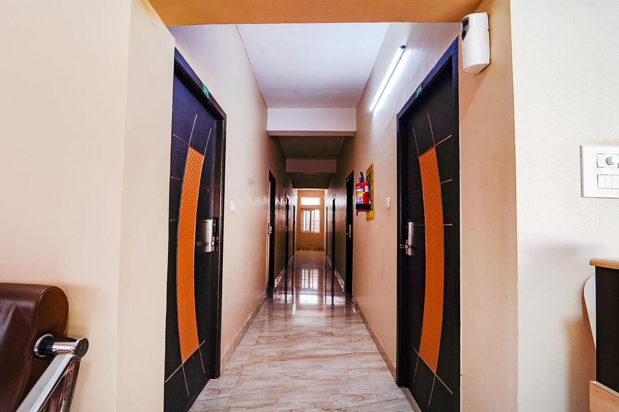 Fabexpress Uv Residency - 700M From Coimbatore International Airport Irugur エクステリア 写真